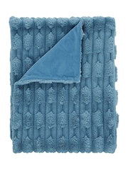Blue Soft and Cosy Carved Faux Fur Throw - Image 6 of 6
