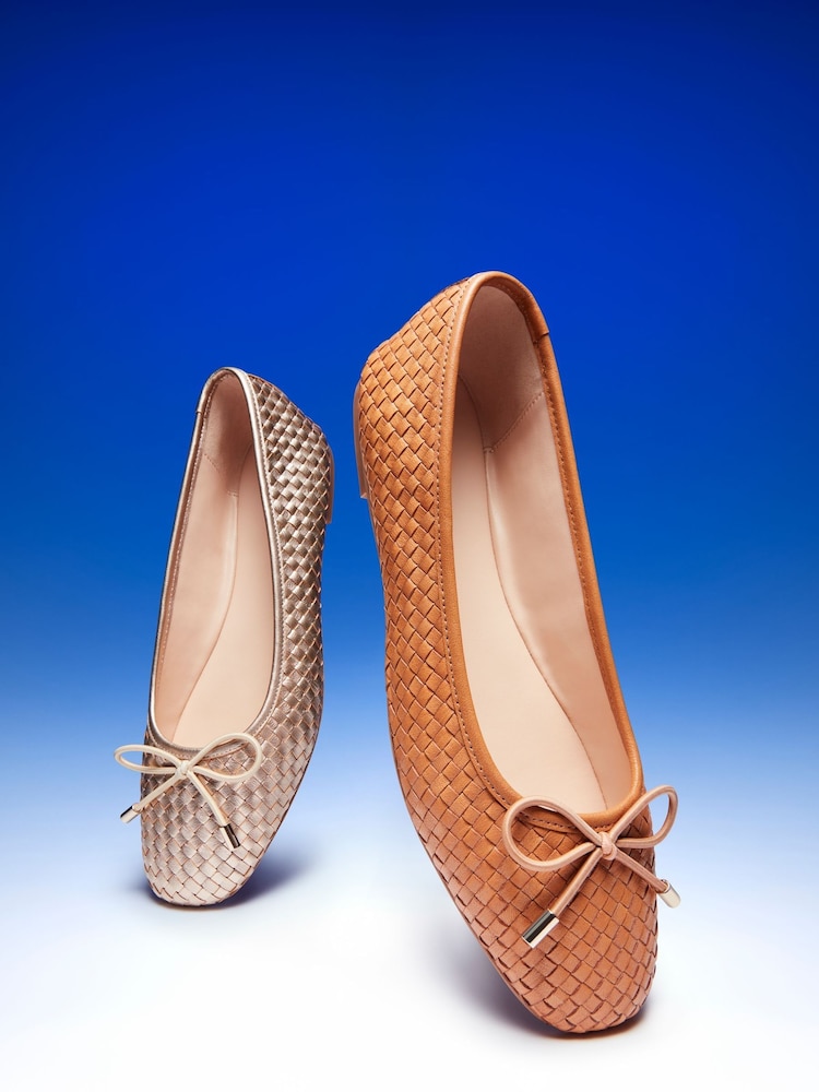zlata (barva); zlato - Dune London Heights Flexible Sole Woven Leather balerinke čevlji s plosko peto/brez pete čevlji - Slika 6 iz 6 zlata (barva); zlato - Dune London Heights Flexible Sole Woven Leather balerinke čevlji s plosko peto/brez pete čevlji - Slika 6 iz 6