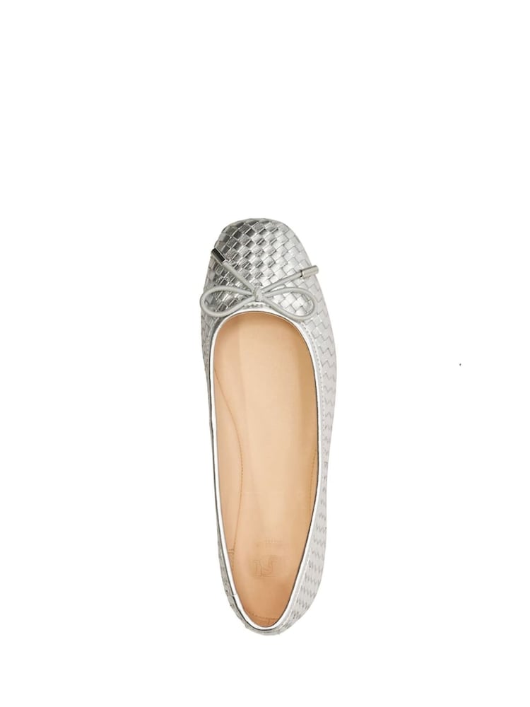srebrna (barva); srebro - Dune London Heights Flexible Sole Woven Leather balerinke čevlji s plosko peto/brez pete čevlji - Slika 6 iz 6 srebrna (barva); srebro - Dune London Heights Flexible Sole Woven Leather balerinke čevlji s plosko peto/brez pete čevlji - Slika 6 iz 6