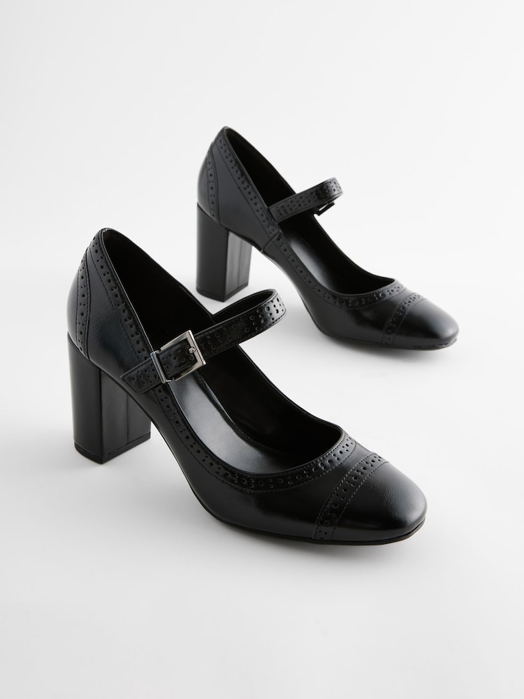 Schwarz - Forever Comfort® Brogue Pumps mit Blockabsatz und runder Zehenpartie - Bild 1 von 5 Schwarz - Forever Comfort® Brogue Pumps mit Blockabsatz und runder Zehenpartie - Bild 1 von 5