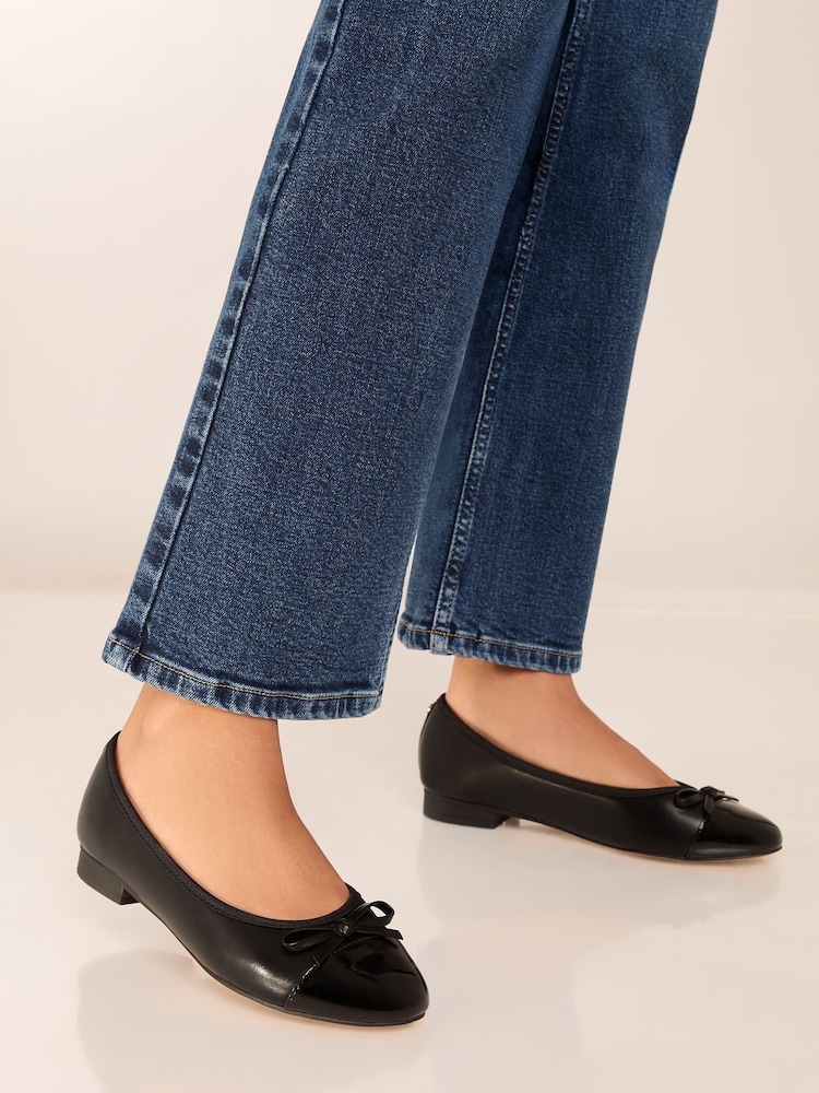 črna - Lipsy Flat ojačana konica; kapica pentlja Ballet lahki športni copati Faux Leather Work balerinke - Slika 4 iz 4
