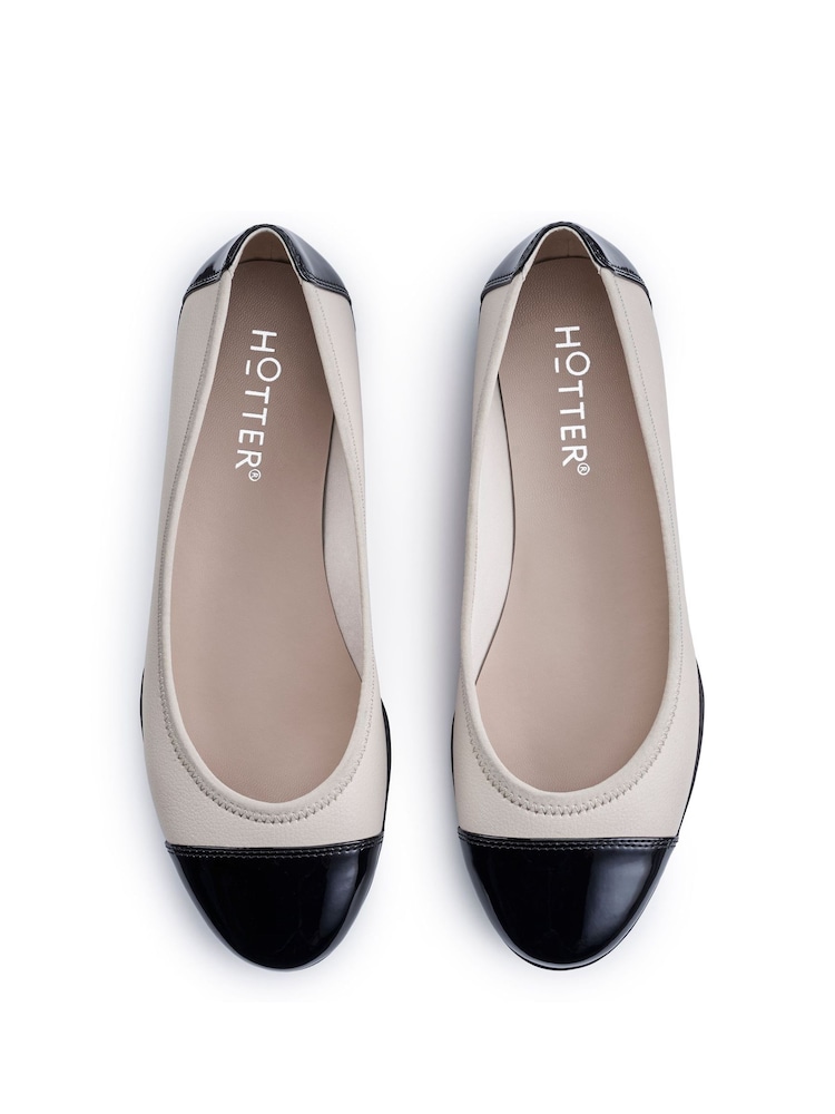 črna - Hotter Ivy Slip-On Čevlji - Slika 3 iz 3