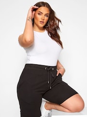 Yours Curve Black Jogger Shorts - Image 4 of 7