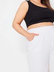Yours Curve White Cool 100% Cotton Shorts With Jersey Waist Band - Image 4 of 5
