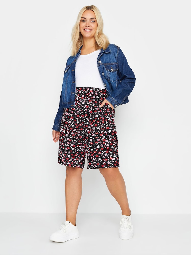 Yours Curve Black Floral Print Shorts - Image 2 of 5 Yours Curve Black Floral Print Shorts - Image 2 of 5