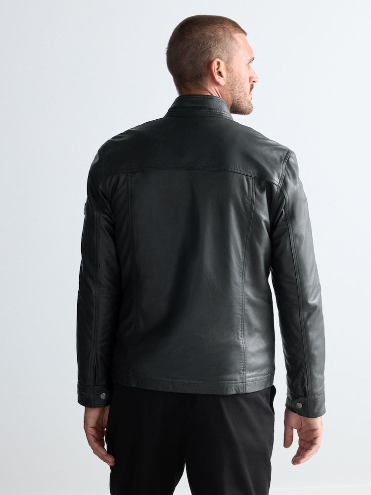 Negro - Chaqueta utilitaria de piel con forro de borreguito Signature - Imagen 2 de 10 Negro - Chaqueta utilitaria de piel con forro de borreguito Signature - Imagen 2 de 10