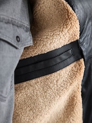 Negro - Chaqueta utilitaria de piel con forro de borreguito Signature - Imagen 5 de 10
