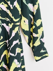 Oliver Bonas Midi-Hemdkleid mit abstraktem Print - Bild 8 von 9