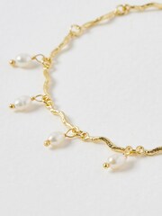 Oliver Bonas Gold Plated Nixie Freshwater Pearl Wavy Chain Bracelet - Image 3 of 5