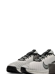 Nike Grey/Black Metcon 9 Gym Trainers - Image 7 of 13