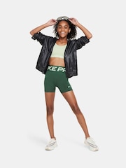 Зеленый - Nike Pro Dri-FIT 3 Inch Super High Waist Shorts - Изображение 4 из 6
