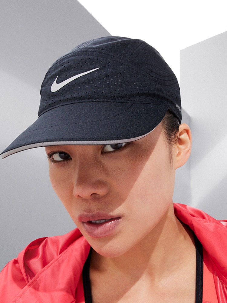 Schwarz - Nike Dri-FIT Fly Unstrukturierte reflektierende Mütze - Bild 3 von 3