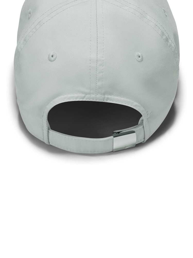 Gris - Nike Dri-FIT Club Unstructured Metal Swoosh Cap - Imagen 6 de 6
