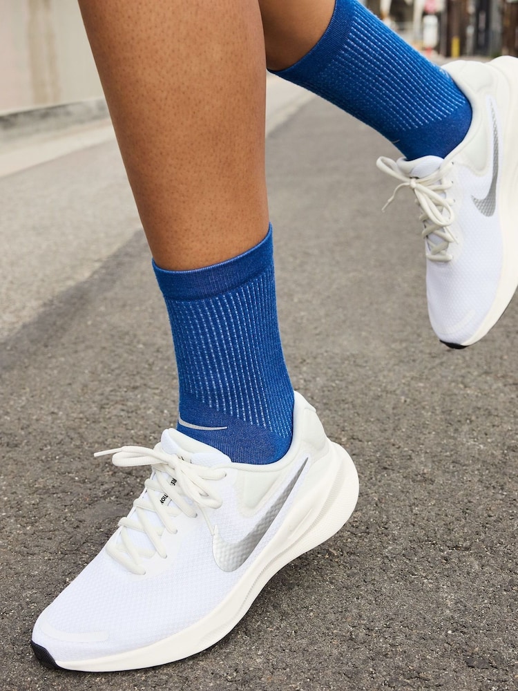 Nike White Revolution 7 Road Running Trainers - Image 13 of 13 Nike White Revolution 7 Road Running Trainers - Image 13 of 13