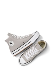 حذاء رياضي Chuck Taylor رافع للجسد من إيثيلين فينيل أسيتات للشباب من Converse - صورة 7 من 8