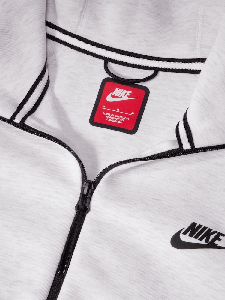 Nike Light Grey Tech Fleece Zip-Up Hoodie - Image 16 of 17