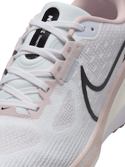 Nike White Vomero 17 Road Running Trainers - Image 9 of 11