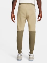 Nike Dark Green Tech Fleece Joggers - Image 2 of 15