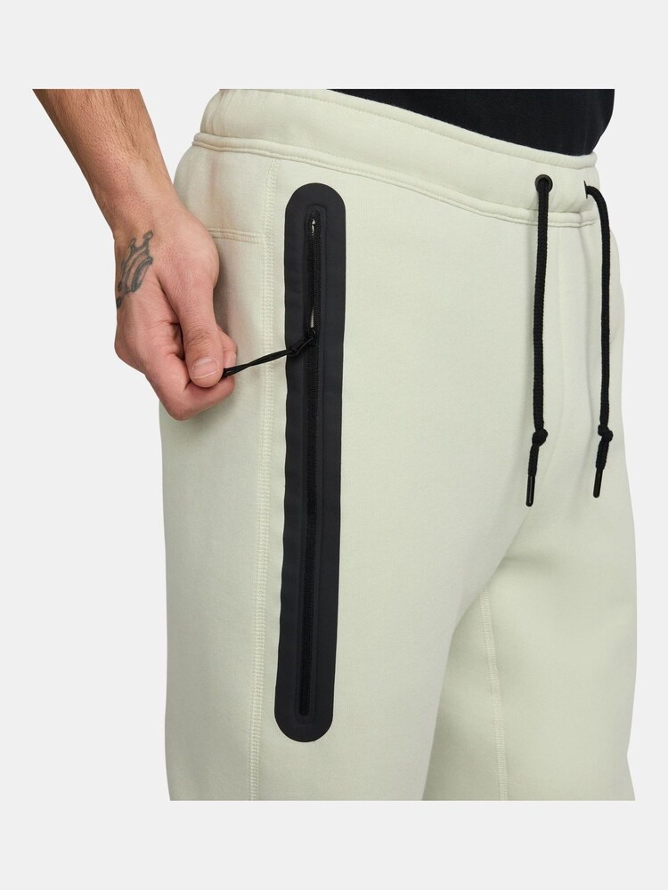 Crème - Nike Tech Fleece Joggers - Image 5 of 10