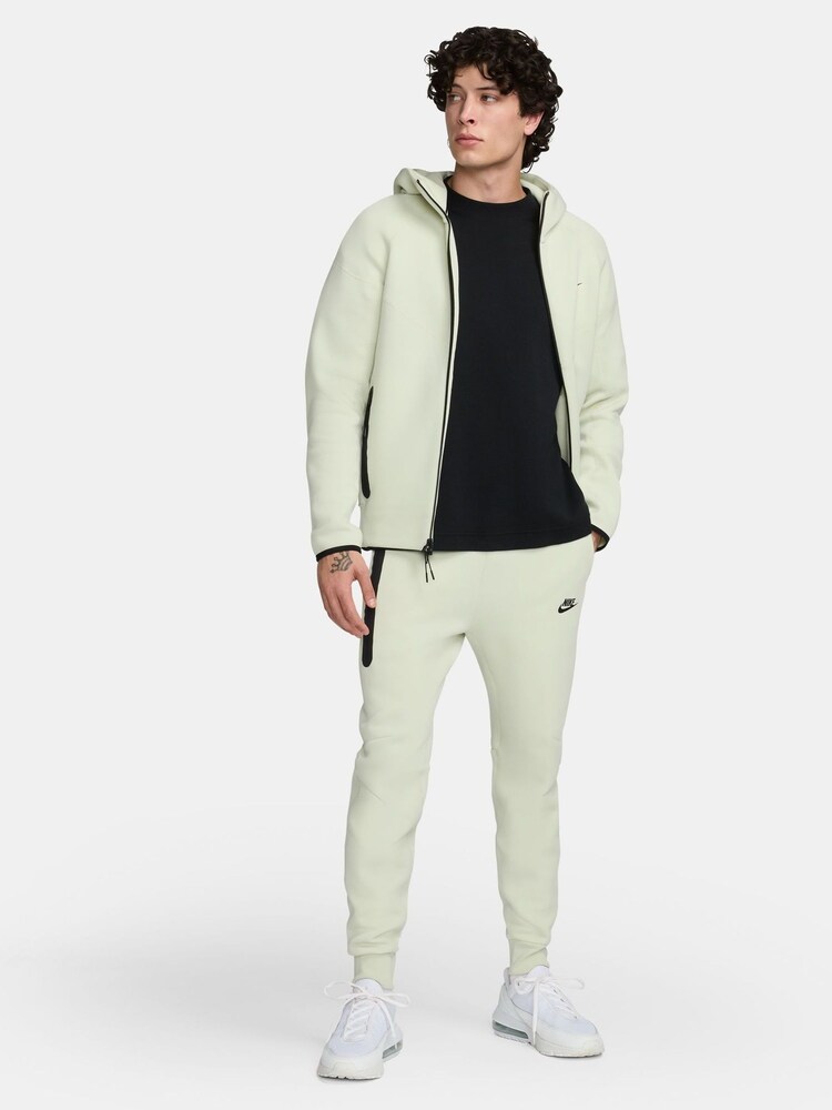 Crème - Nike Tech Fleece Joggers - Image 9 of 10