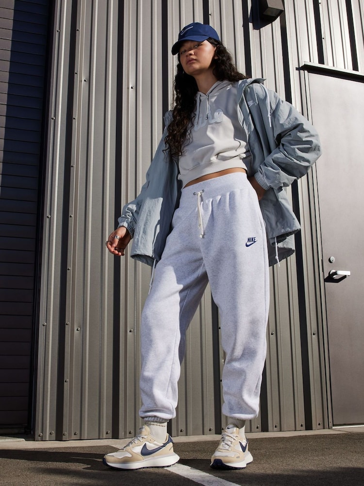 Nike Neutral/Navy Phoenix Waffle Trainers - Image 4 of 16