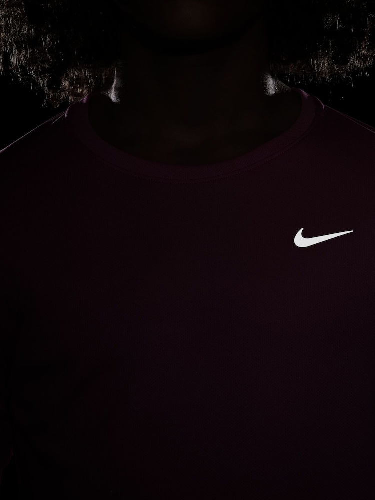 Nike Bright Pink Dri-FIT Miler T-Shirt - Image 5 of 5