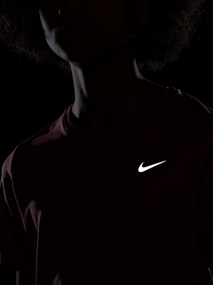 Nike Dark Pink Dri-FIT Miler T-Shirt - Image 6 of 6