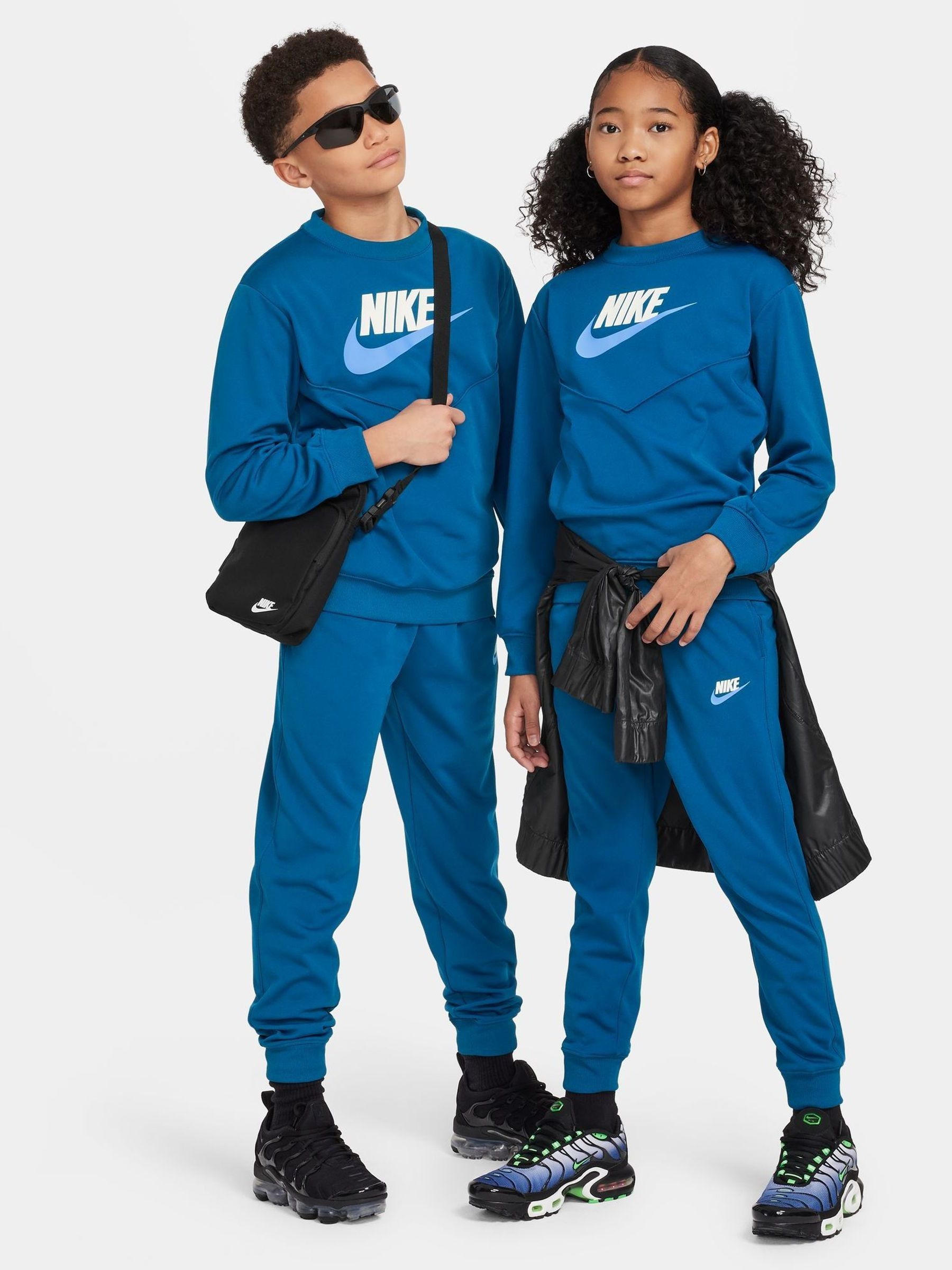 Nike crew tracksuit cheap