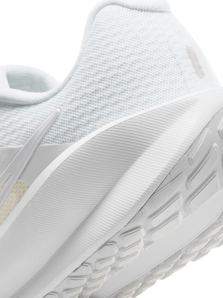Blanco - Zapatillas para correr Downshifter 13 de Nike - Imagen 11 de 11 Blanco - Zapatillas para correr Downshifter 13 de Nike - Imagen 11 de 11