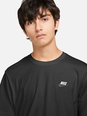 Nike Black/Grey Club T-Shirt - Image 4 of 6