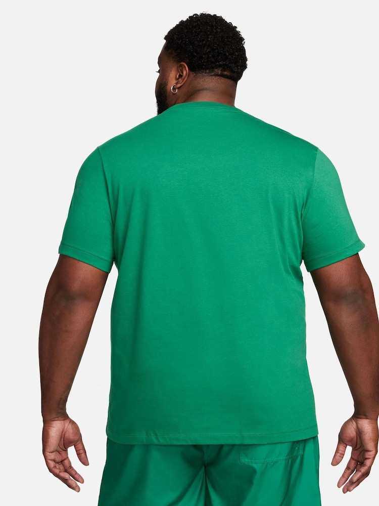 Nike Malachite Green 100% Cotton Club T-Shirt - Image 7 of 10