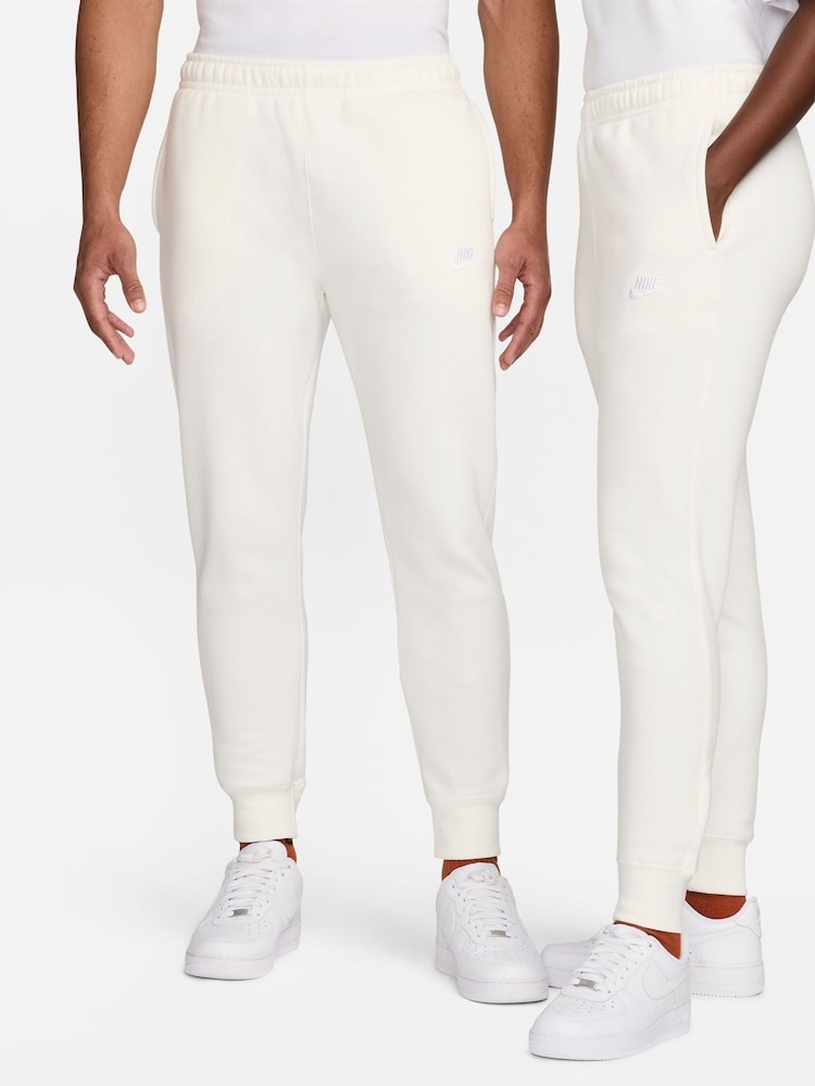 Grädde - Nike Club Joggare - Bild 1 av 13