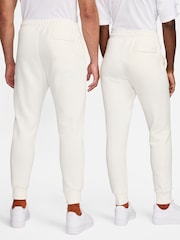 Grädde - Nike Club Joggare - Bild 2 av 13
