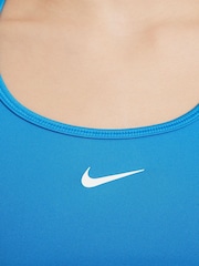 Ярко-синий - Nike бюстгальтер с логотипом-галочкой Dri-FIT - Изображение 4 из 6