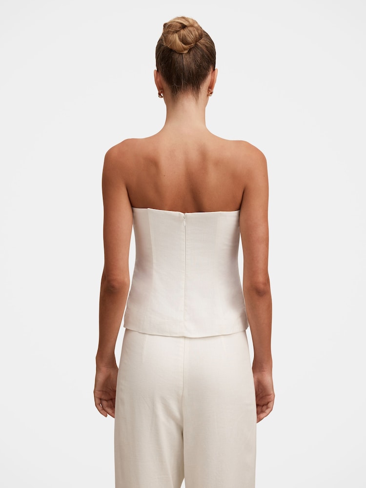 Forever New White Soleil Placement Printed Top - Image 2 of 5 Forever New White Soleil Placement Printed Top - Image 2 of 5