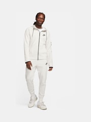 Nike Beige Sportswear Tech Essentials Fleece Joggers - Image 3 of 6