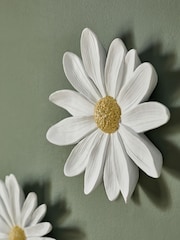 Set of 3 White Daisy Flower Wall Art - Image 3 of 5