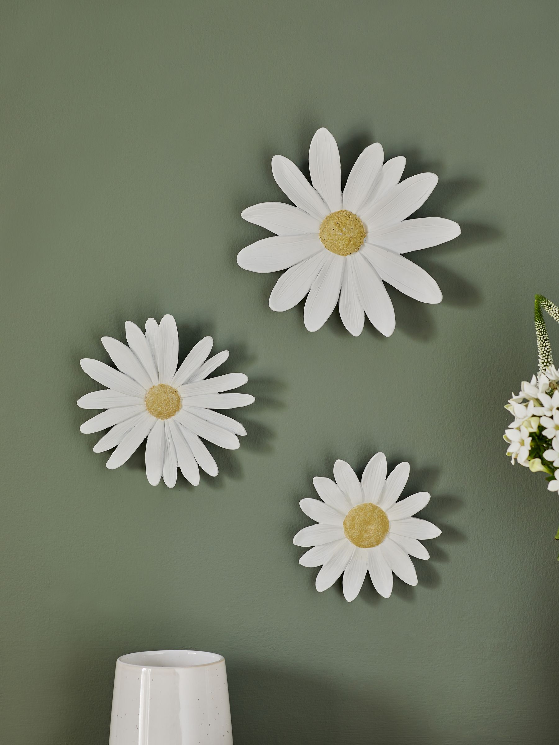 Buy Set of 3 White Daisy Flower Wall Art from the Next UK online shop