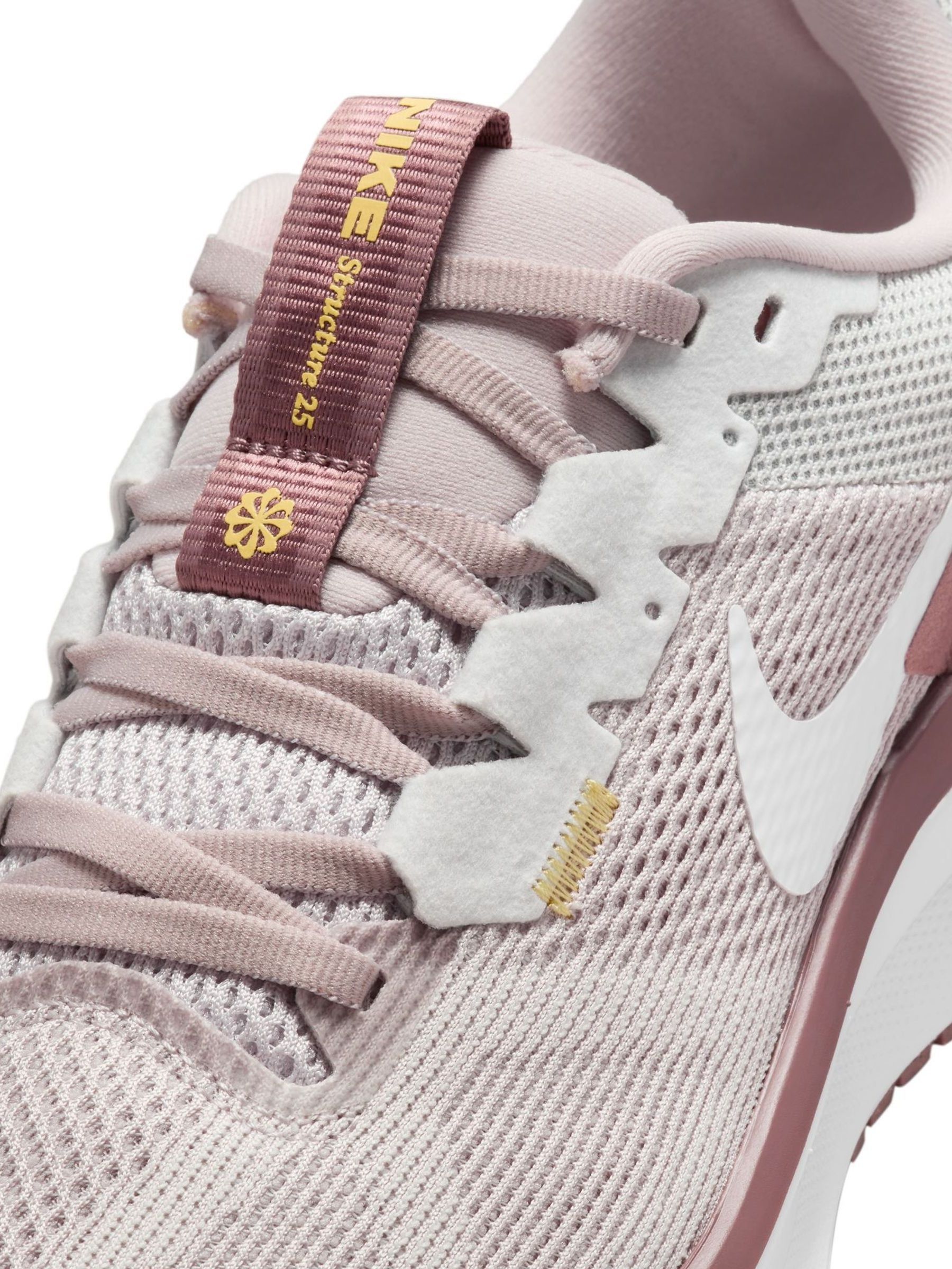 nike structure trainers