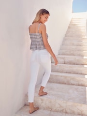 White - Image 4 of 7