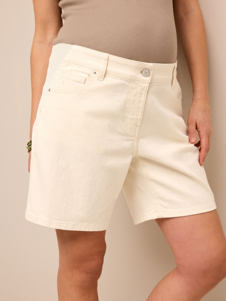 Blanc - Short boyfriend en jean maternité - Image 3 of 6
