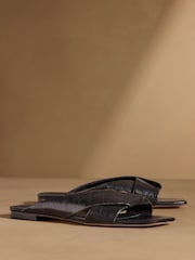 Negro - Sandalias planas tipo mule Medway de Russell & Bromley - Imagen 3 de 12