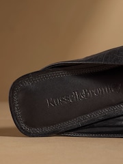 Negro - Sandalias planas tipo mule Medway de Russell & Bromley - Imagen 7 de 12