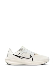 Nike White Cream Air Zoom Pegasus 40 Road Running Trainers - Image 3 of 12