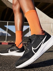 Nike Black/White Air Zoom Pegasus 40 Road Running Trainers - Image 13 of 13