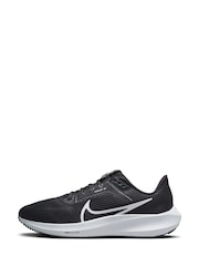 Nike Black/White Air Zoom Pegasus 40 Road Running Trainers - Image 3 of 13