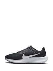 Nike Black/White Air Zoom Pegasus 40 Road Running Trainers - Image 5 of 13