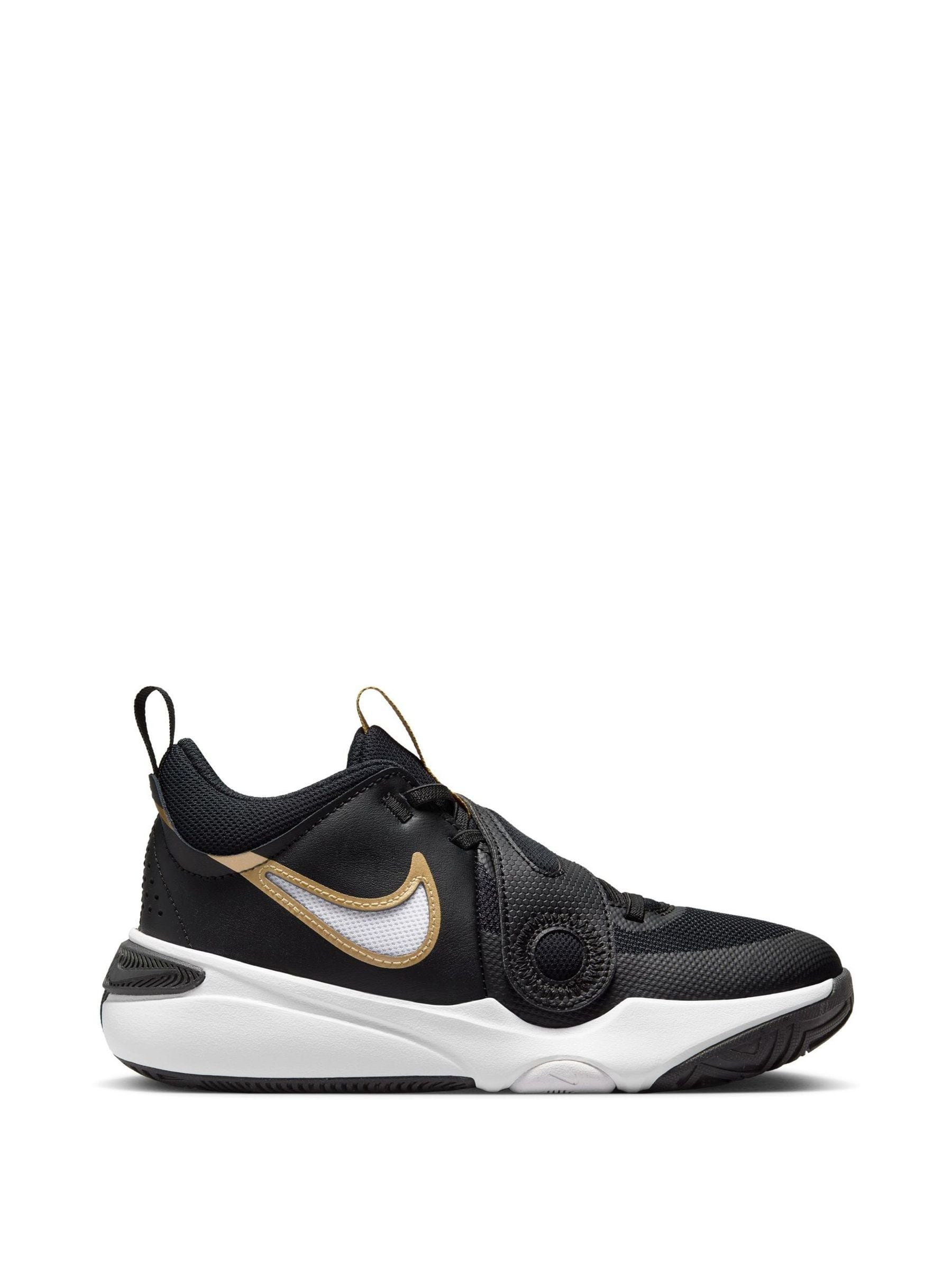 nike hustle trainers