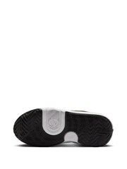 Nike Black/White Team Hustle D 11 Youth Basketball Trainers - Image 9 of 12