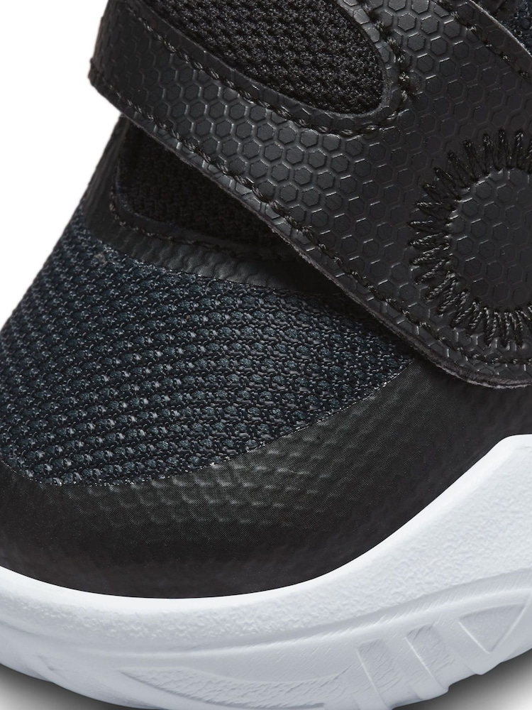 Nike Black/White Junior Team Hustle D 11 Basketball Trainers - Image 10 of 10